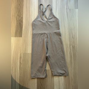 Workout one piece with a crisscross back